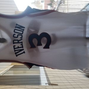 allen Iverson Never worn...EXCELLENT  SHAPE!..all stiched!